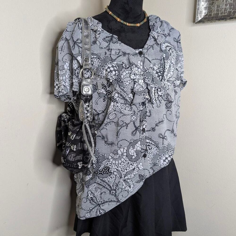 Worthington Black white floral top 1X